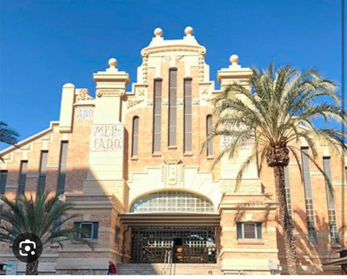 Centrally-Located, Spacious Flat At Historic Centre & Short Walk To Beach Alicante Eksteriør bilde