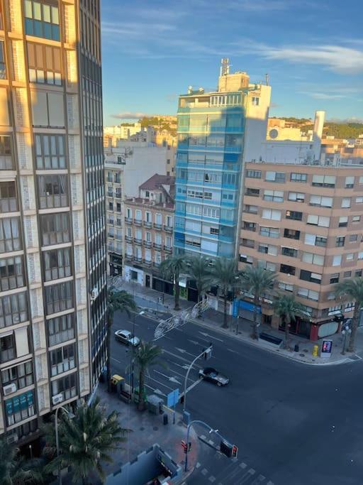 Centrally-Located, Spacious Flat At Historic Centre & Short Walk To Beach Alicante Eksteriør bilde