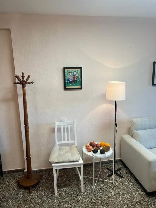 Centrally-Located, Spacious Flat At Historic Centre & Short Walk To Beach Alicante Eksteriør bilde
