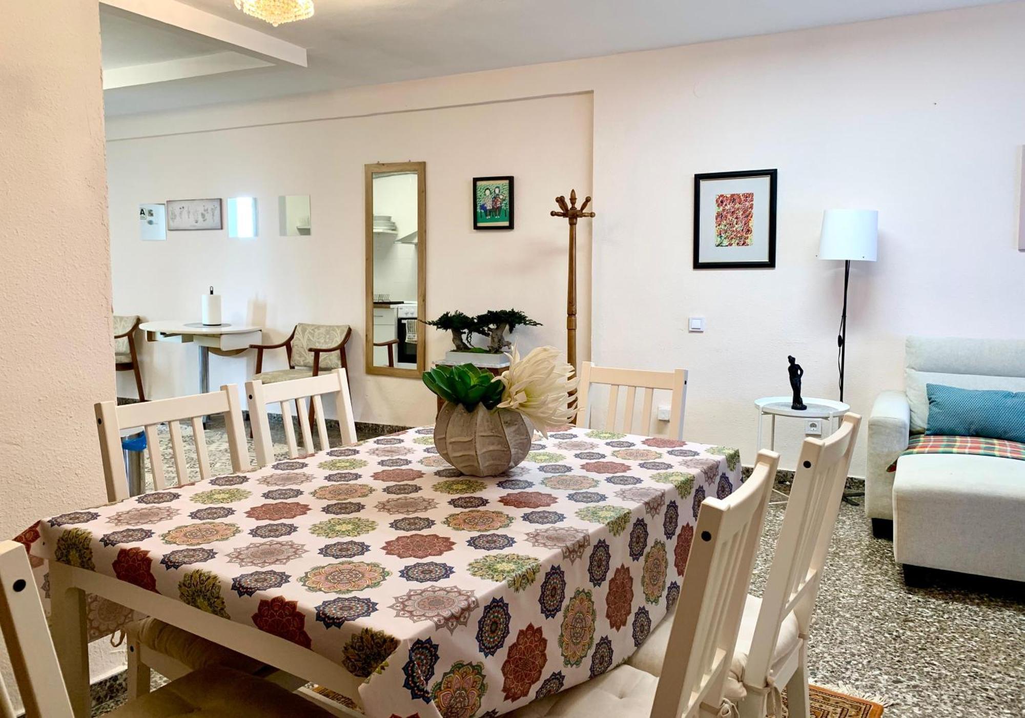 Centrally-Located, Spacious Flat At Historic Centre & Short Walk To Beach Alicante Eksteriør bilde